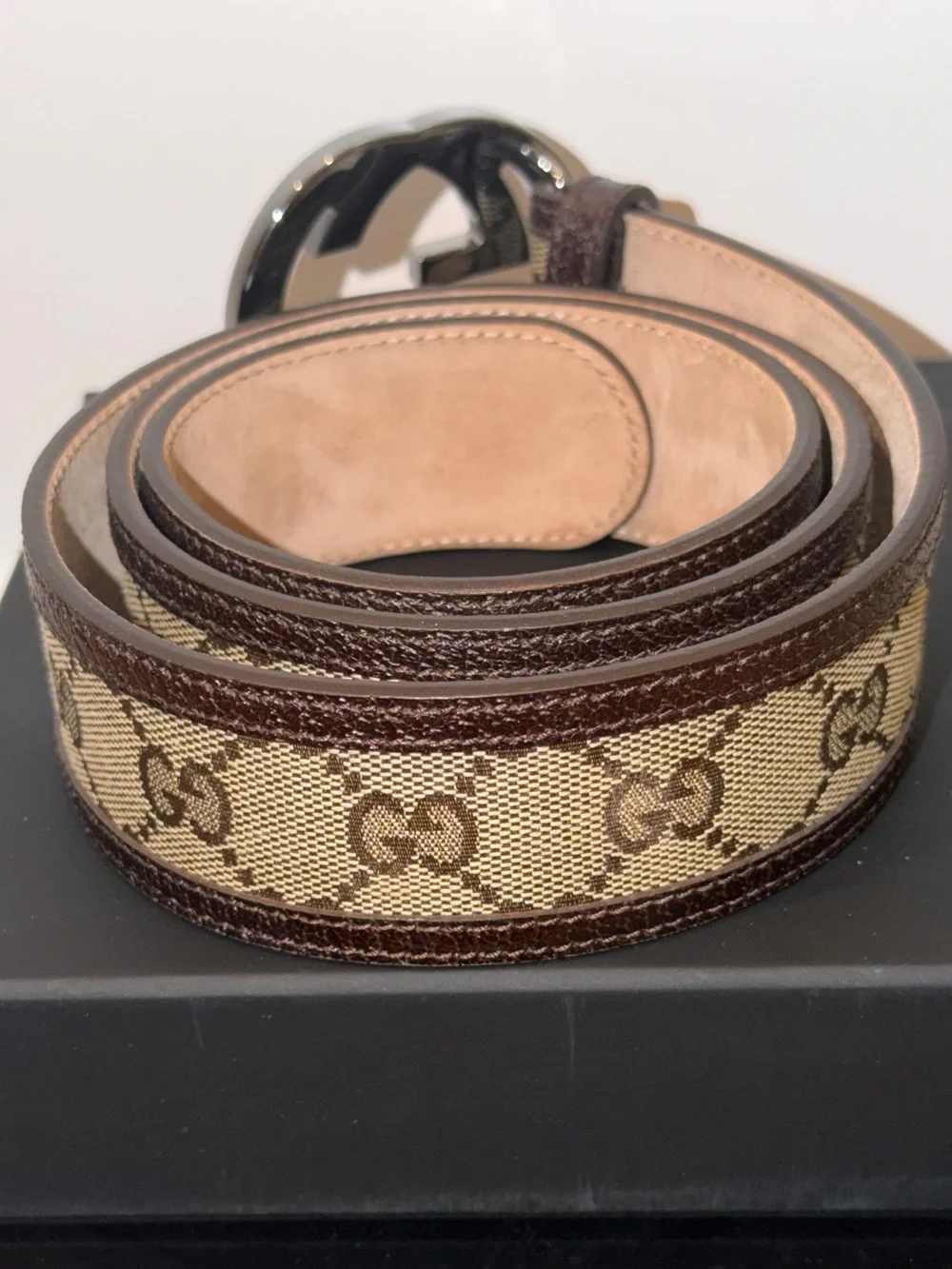 Gucci silver buckle
